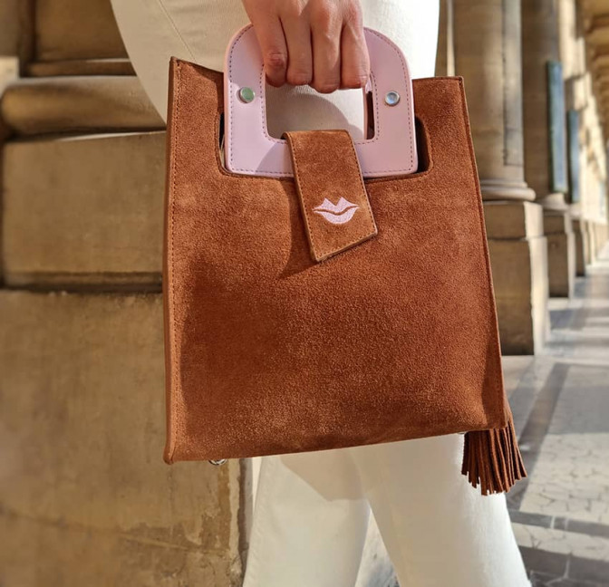 Camel beige suede leather bag ARTISTE, pink handle and mouth embroidery , view 2  | Gloria Balensi