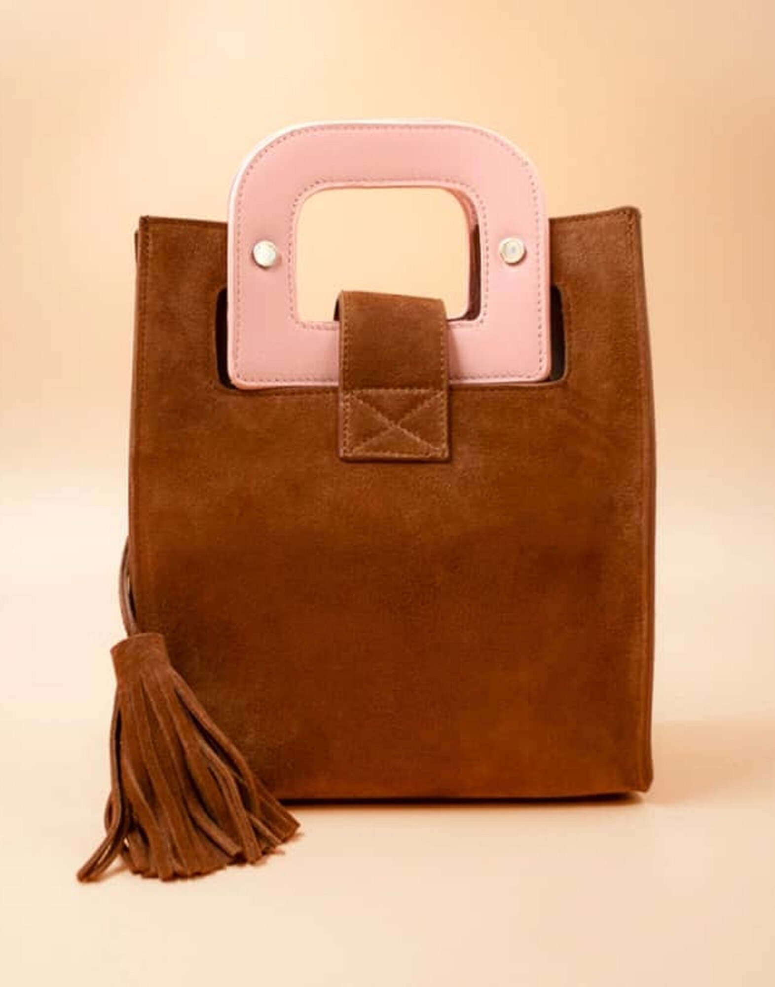 Camel beige suede leather bag ARTISTE, pink handle and mouth embroidery |Gloria Balensi