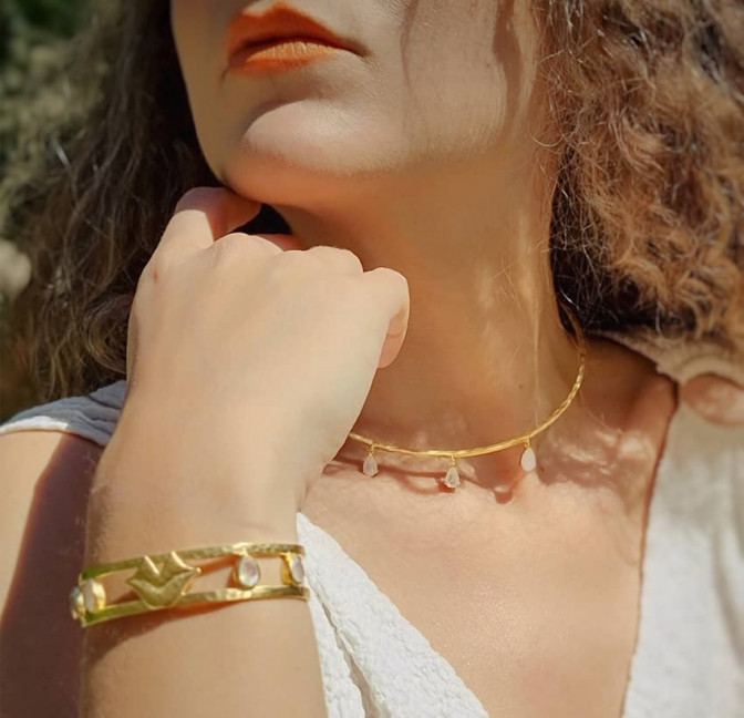 Bracelet jonc plaqué or OLYMPE avec pierre de lune | Gloria Balensi bijoux