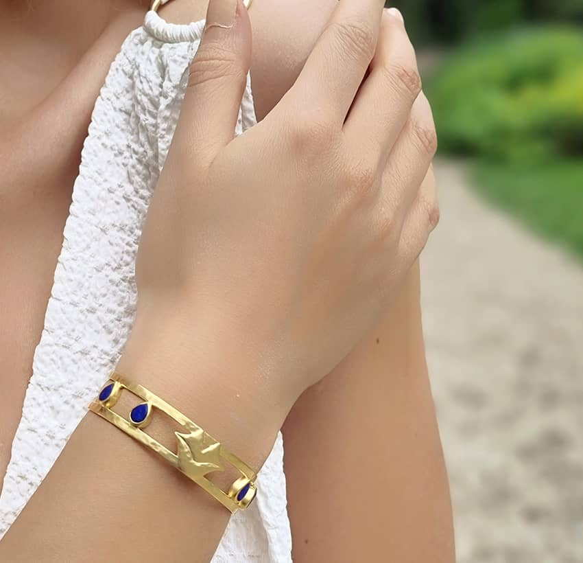Gold-plated bracelet OLYMPE with Lapis lazuli, front view 3 | Gloria Balensi