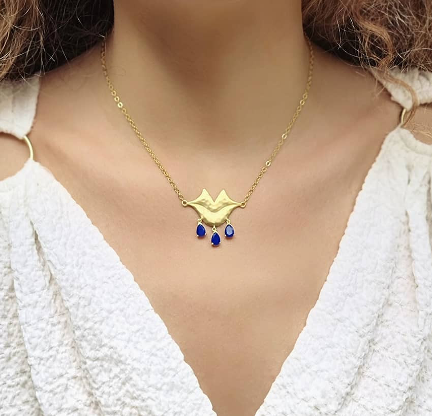 VENUS chain necklace with Lapis lazuli, front view 2 | Gloria Balensi