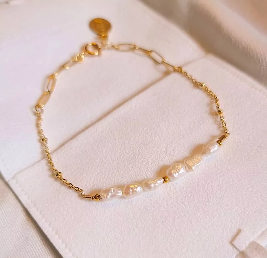 Gold-plated chain bracelet with irregular pearls |Gloria Balensi