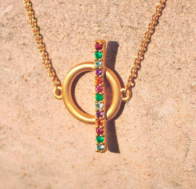 Gold plated THÉODORA toggle necklace with semi-precious stones view 4 | Gloria Balensi
