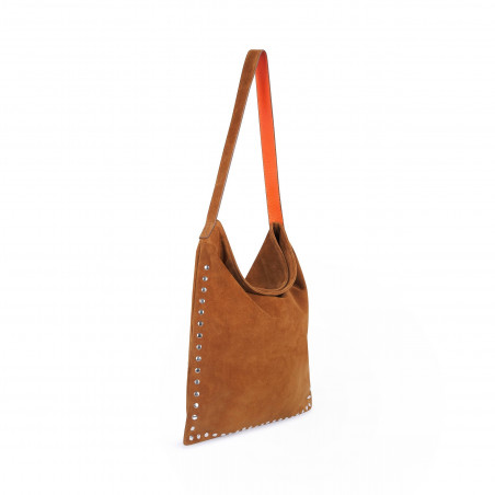 Camel leather tote bag LOVELY, orange handles, and silver studs, profil view | Gloria Balensi