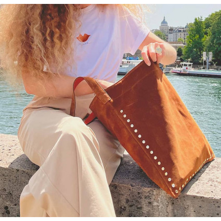Camel leather tote bag LOVELY, orange handles, and silver studs, lifestyle view 3 | Gloria Balensi