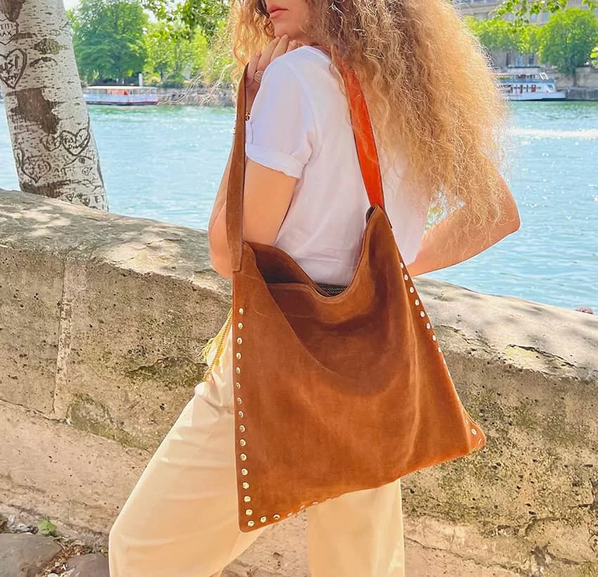 Tote bag cuir camel LOVELY, anses orange et clous argent |Gloria Balensi