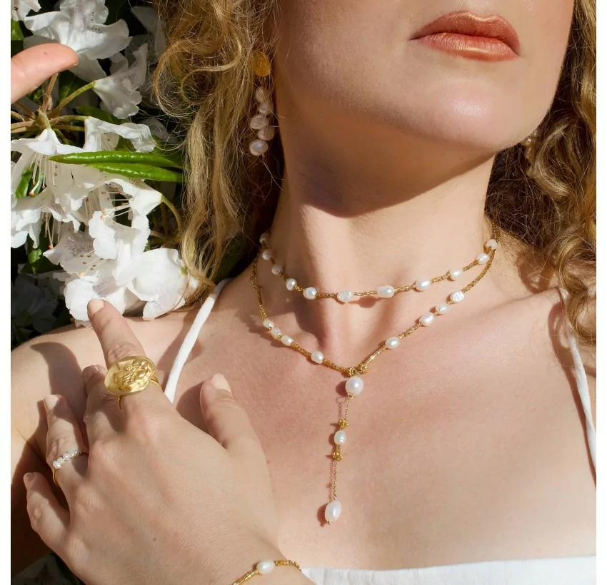 Collier ras du cou en perles d’eau douce baroques et perles de verre de Murano PERLINA |Gloria Balensi
