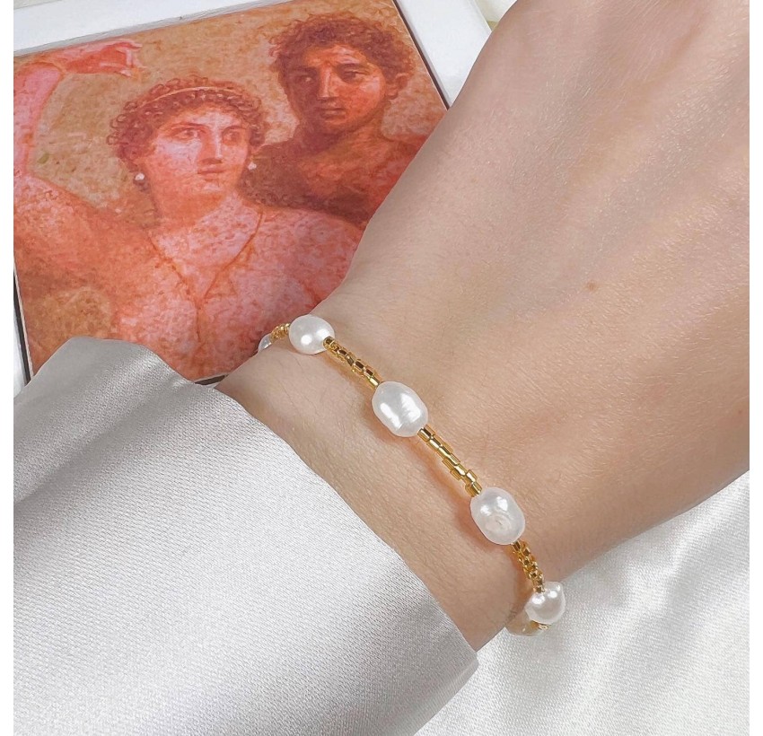 PERLINA bracelet in freshwater pearls and golden pearls| Gloria Balensi jewellery
