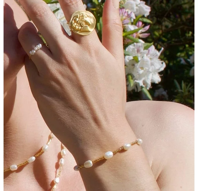 PERLINA bracelet in freshwater pearls and golden pearls |Gloria Balensi