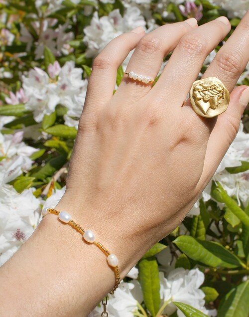 PERLINA bracelet in freshwater pearls and golden pearls |Gloria Balensi
