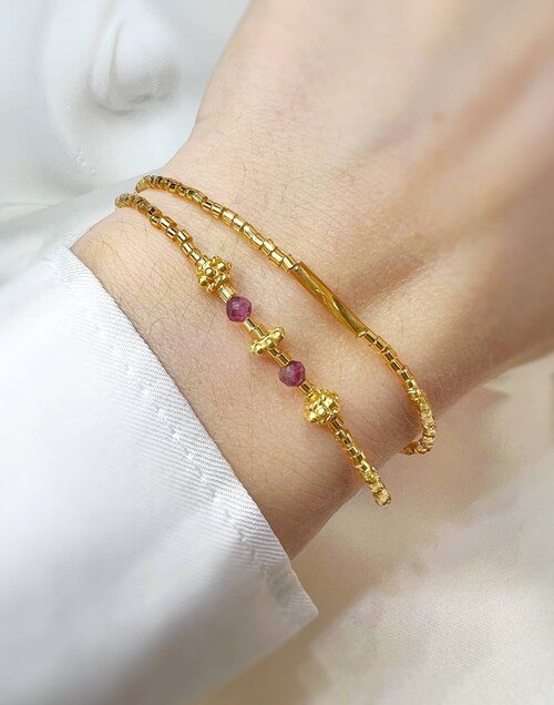LOU bracelet in golden pearls and garnet