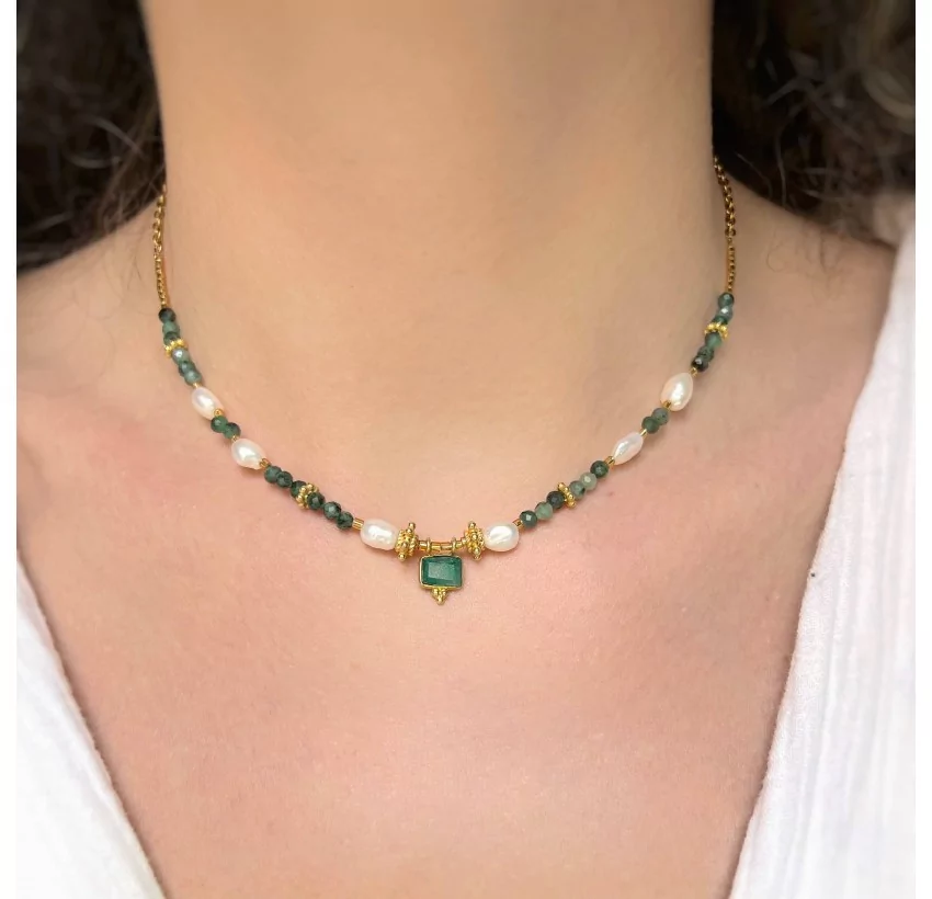 Antique gold emerald and freshwater pearl necklace |Gloria Balensi