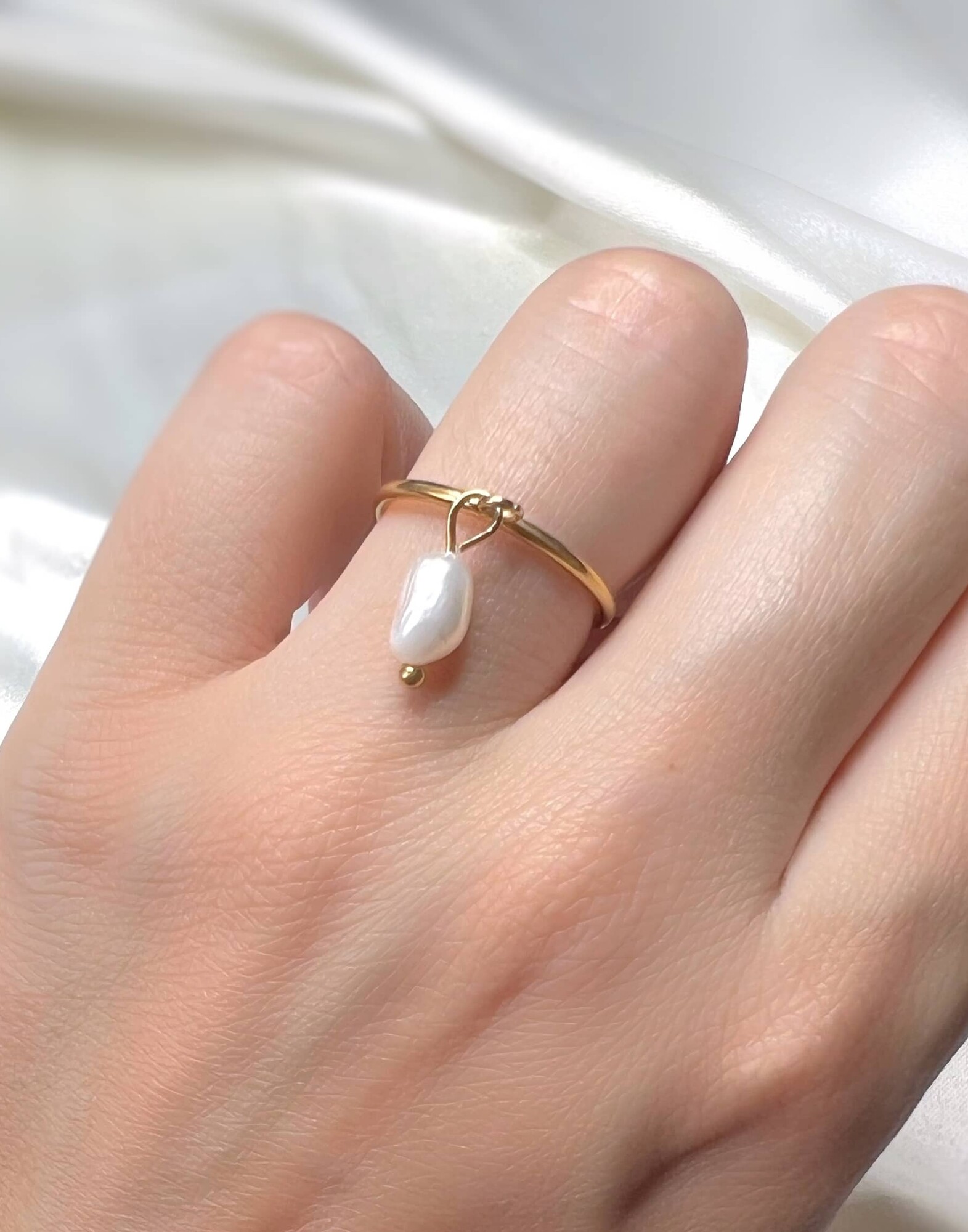 NAYA stainless steel adjustable ring with baroque freshwater pearl |Gloria Balensi