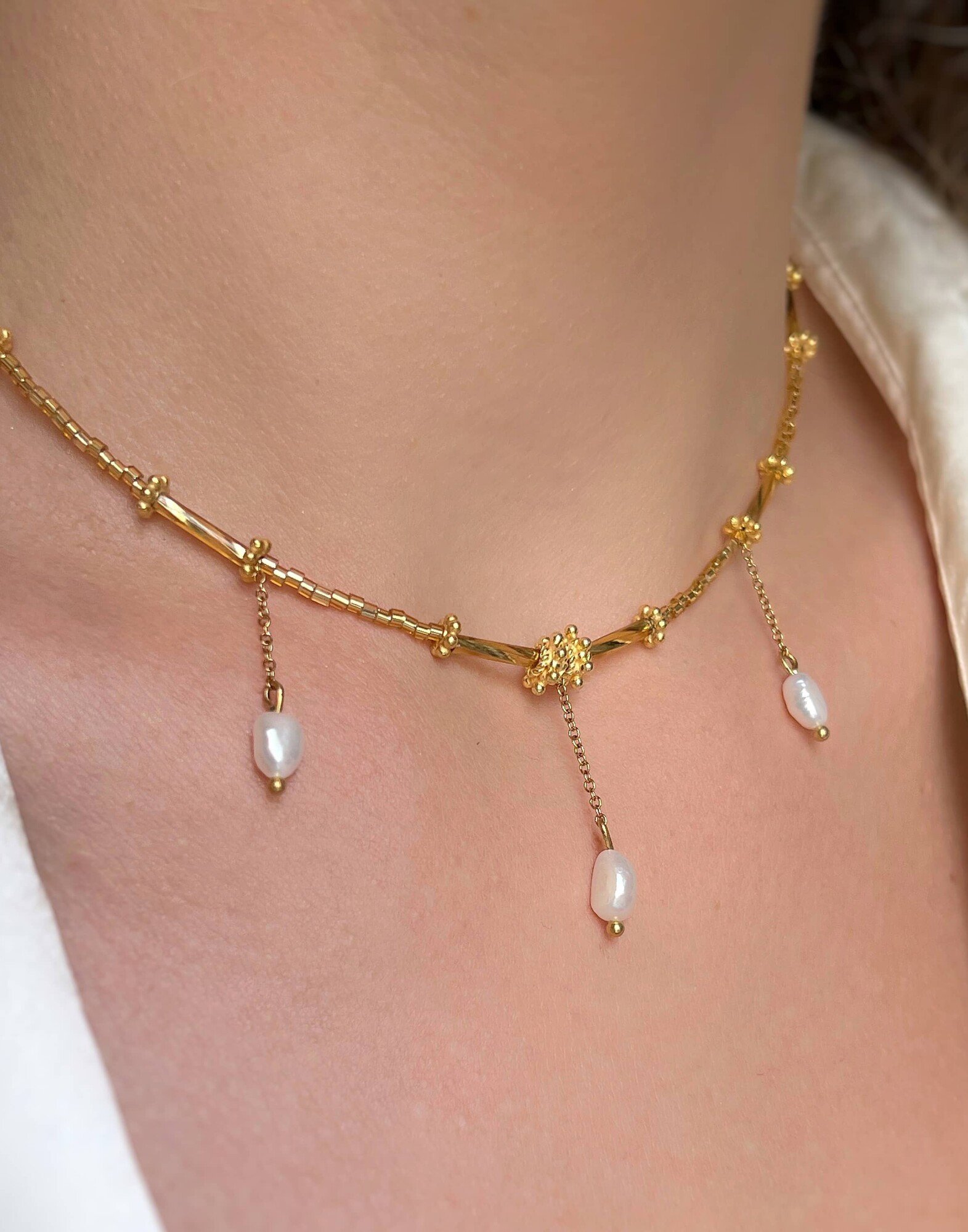 Collier doré VENEZIA en perles de verre de MURANO et perles d'eau douce baroque |Gloria Balensi
