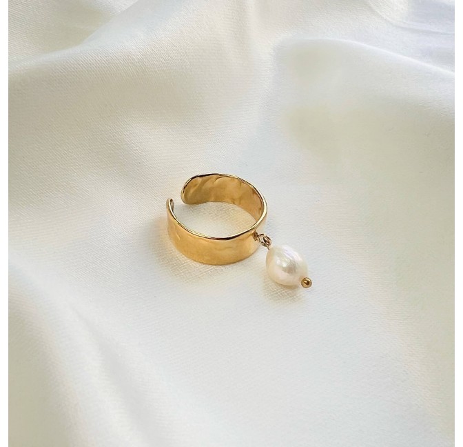 LYA adjustable gold ring in hammered stainless steel and freshwater baroque pearl| Gloria Balensi jewellery