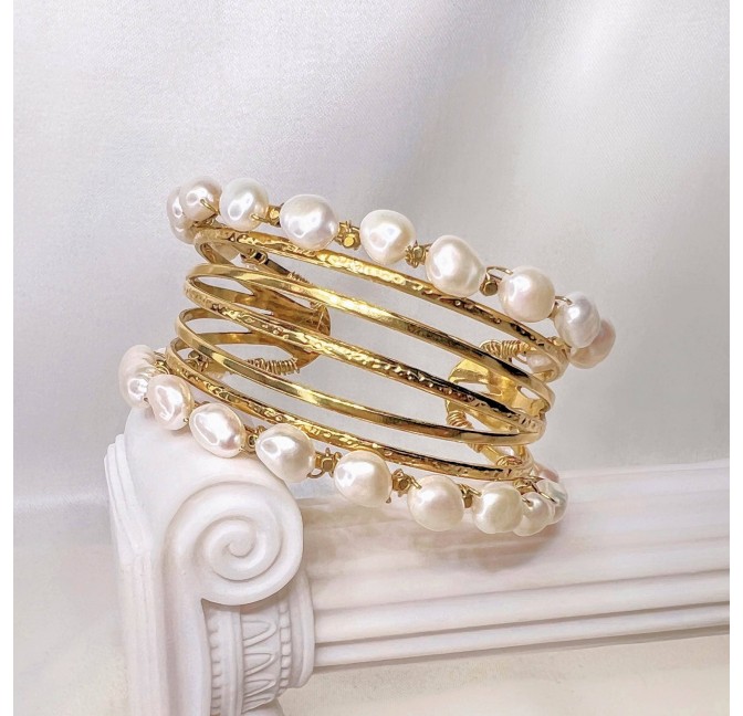 Stainless steel cuff bracelet with freshwater baroque pearls THALIA |Gloria Balensi