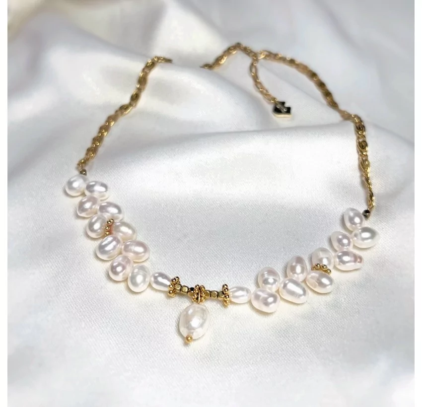 Chain necklace with freshwater pearl charms CALISTA