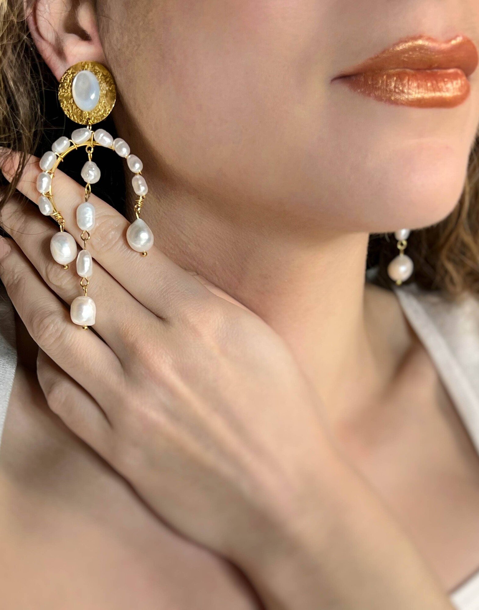 PERLILLA Freshwater Pearl and Stainless Steel Clip-On Earrings |Gloria Balensi