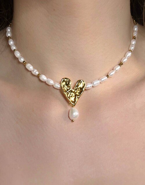 Collier de perles avec pendentif coeur en acier inoxydable | Gloria Balensi bijoux