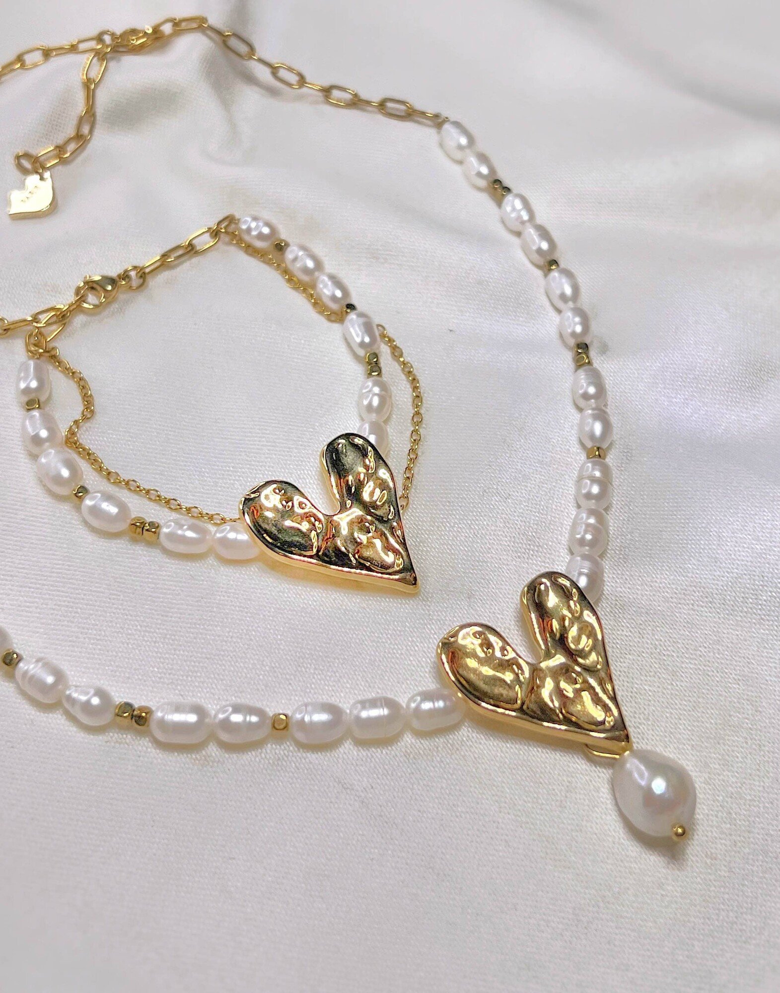 Bracelet de perles avec coeur en acier inoxydable | Gloria Balensi bijoux Bracelet de perles avec coeur en acier inoxydable | Gloria Balensi bijoux