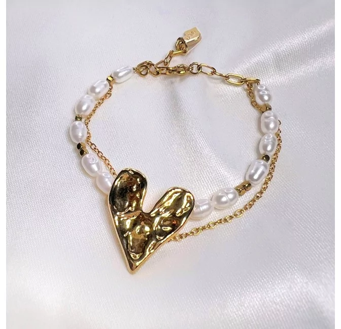 Buy Delicate Pearl Bracelet Pearls Pink Heart Rose Gold Bracelet Friendship  Bracelet Online in India - Etsy