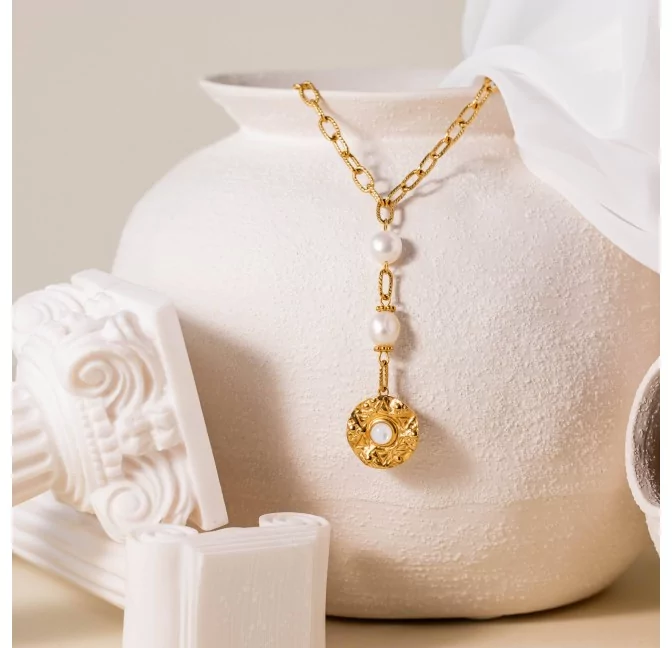 Collier médaillon et perles d’eau douce baroque IRIS | Gloria Balensi bijoux