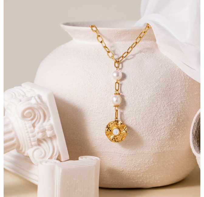 Medallion necklace with cultured pearls - IRIS | Gloria Balensi Paris jewelry
