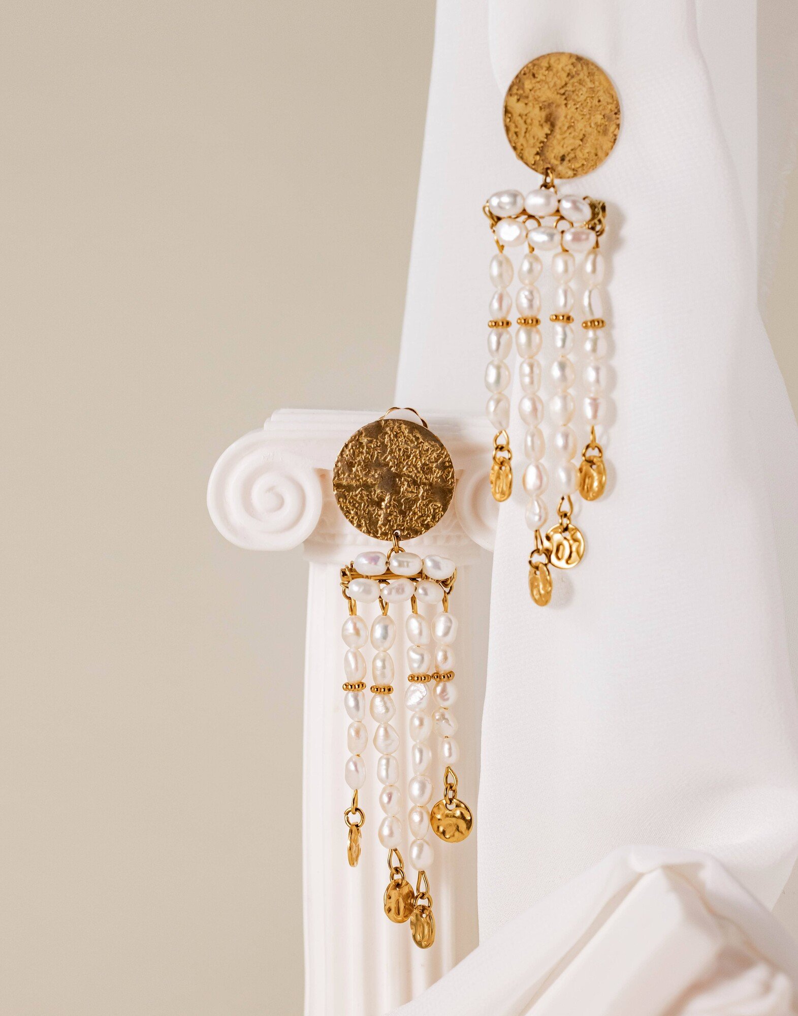 Boucles d’oreilles clips pendantes perles de culture - LOU | Gloria Balensi Paris bijoux