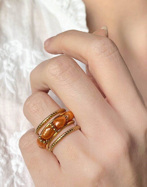 Adjustable ring in stainless steel and TERRA terracotta freshwater pearls | Gloria Balensi artisan jewellery designer