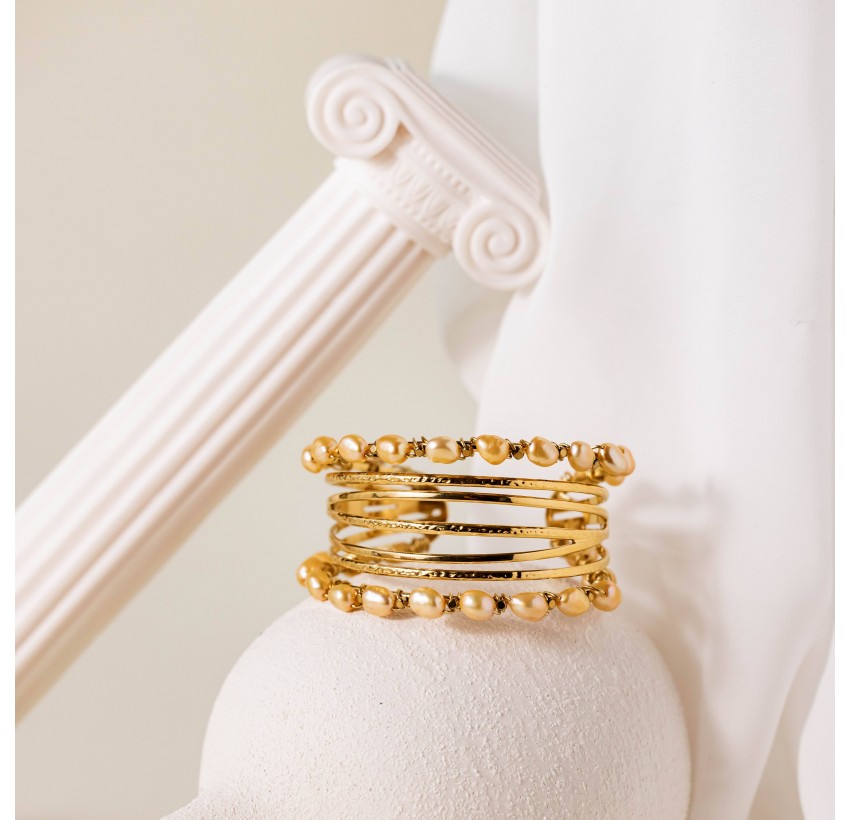 Bracelet manchette en acier inoxydable et perles de culture doré - THALIA | Gloria Balensi Paris bijoux