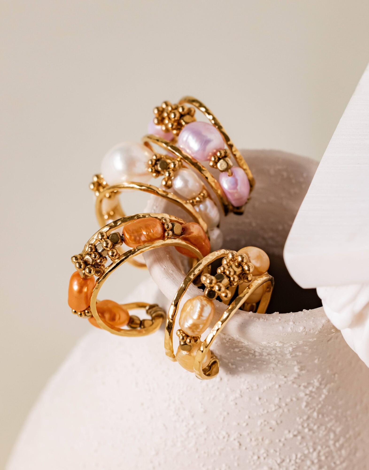 STELYA Adjustable ring in stainless steel and freshwater pearls| Gloria Balensi artisan jewellery designer