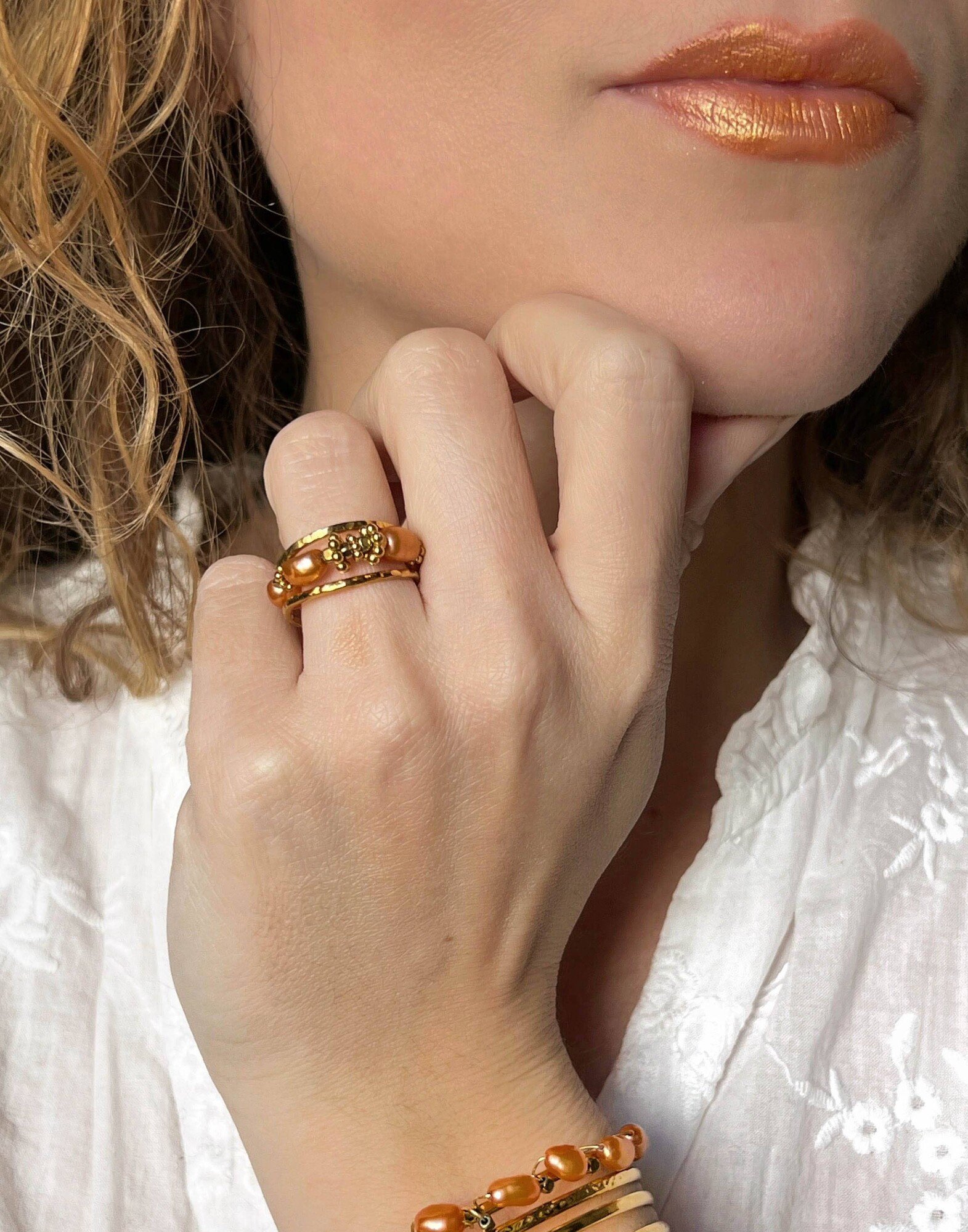 Bague ajustable en acier inoxydable et perles de culture terracotta - LINA | Gloria Balensi Paris bijoux