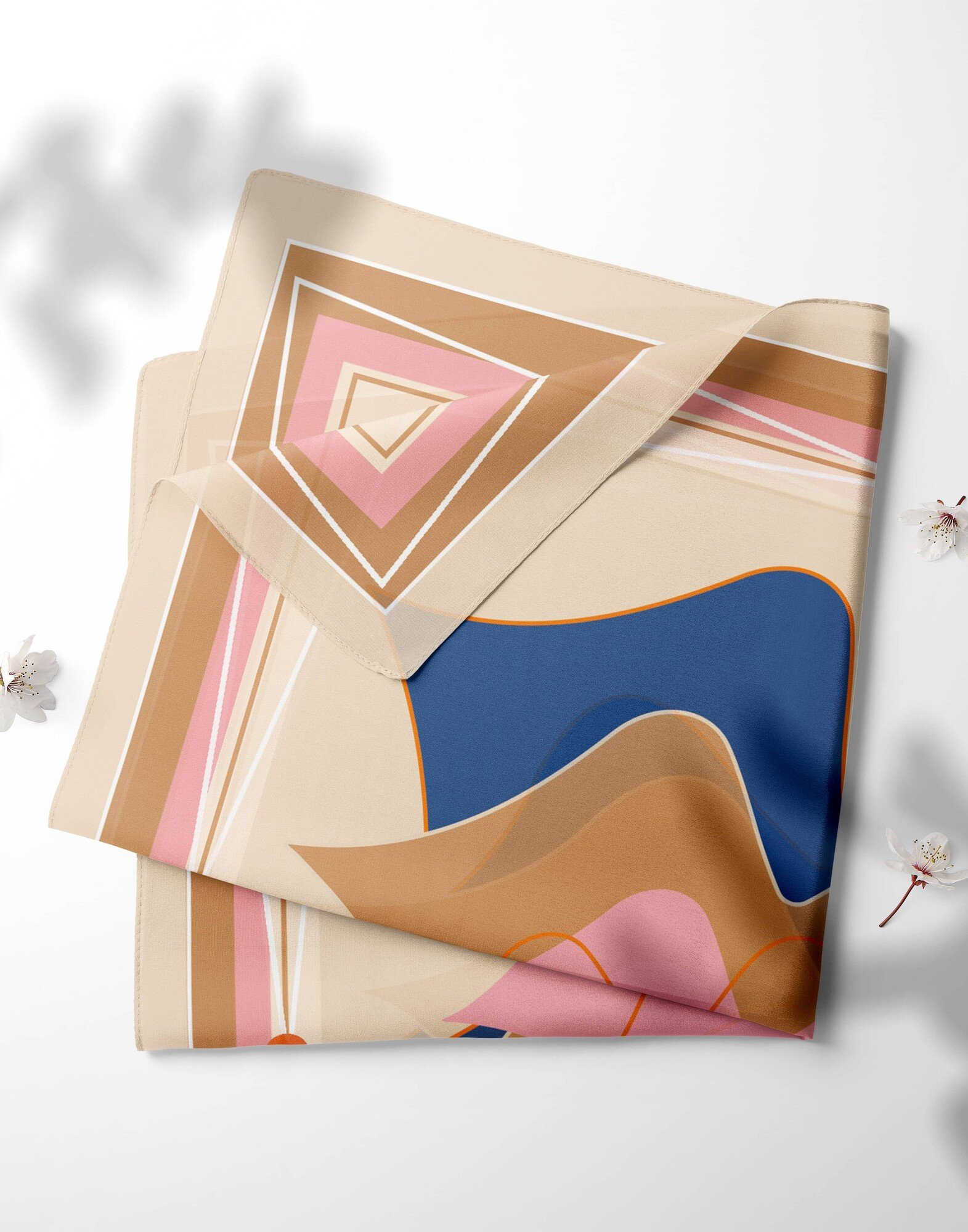 Carré de soie 69cm, twill de soie imprimé bouche MUSE - Beige rose bleu marine| Gloria Balensi