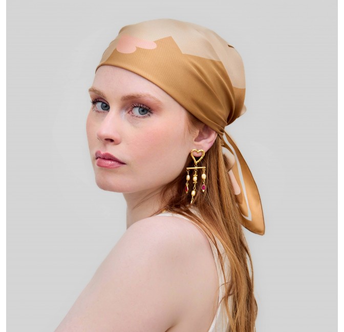 69cm silk twill square, LE BISOU print - Beige|Gloria Balensi scarves