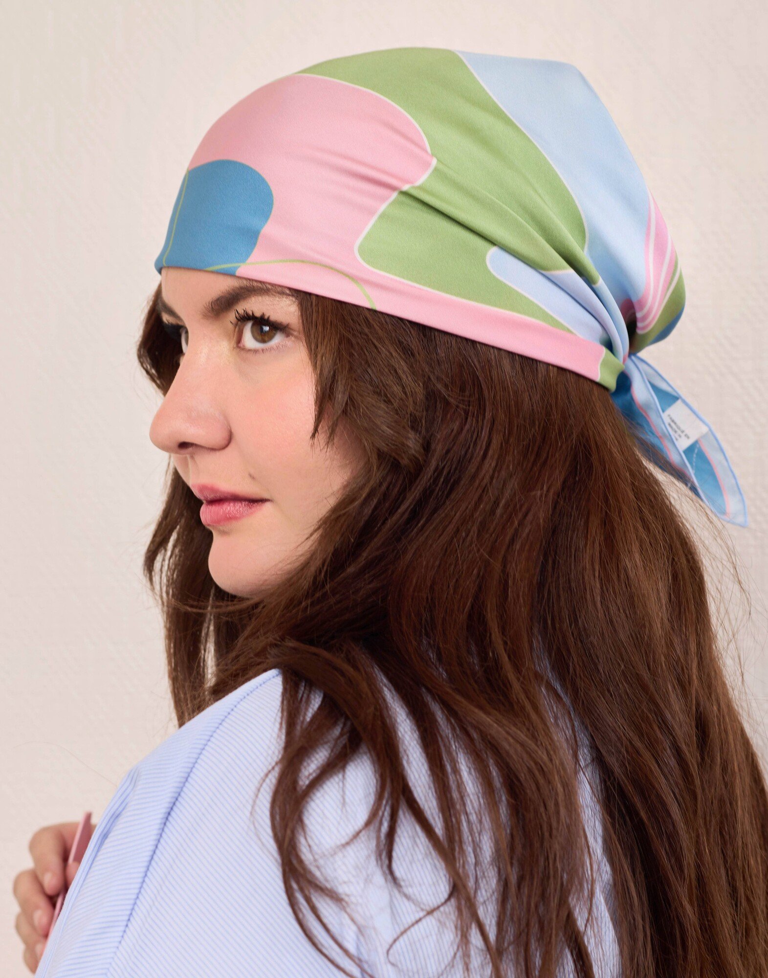 69cm silk twill square, MUSE mouth print - Green pink blue|Gloria Balensi scarves 69cm silk twill square, MUSE mouth print - Green pink blue|Gloria Balensi scarves