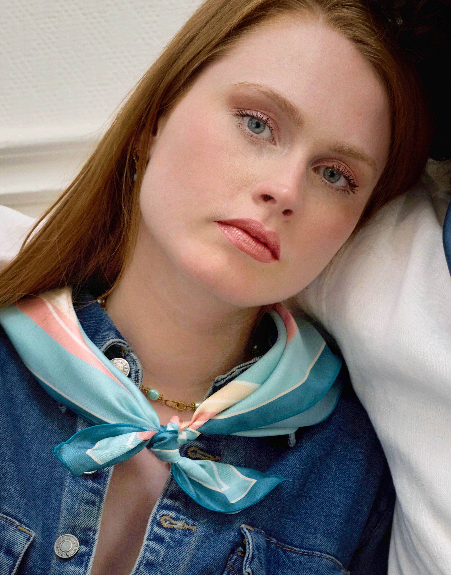 69cm silk square, MUSE mouth print silk twill  - Blue oil beige pink|Gloria Balensi scarves 69cm silk square, MUSE mouth print silk twill  - Blue oil beige pink|Gloria Balensi scarves