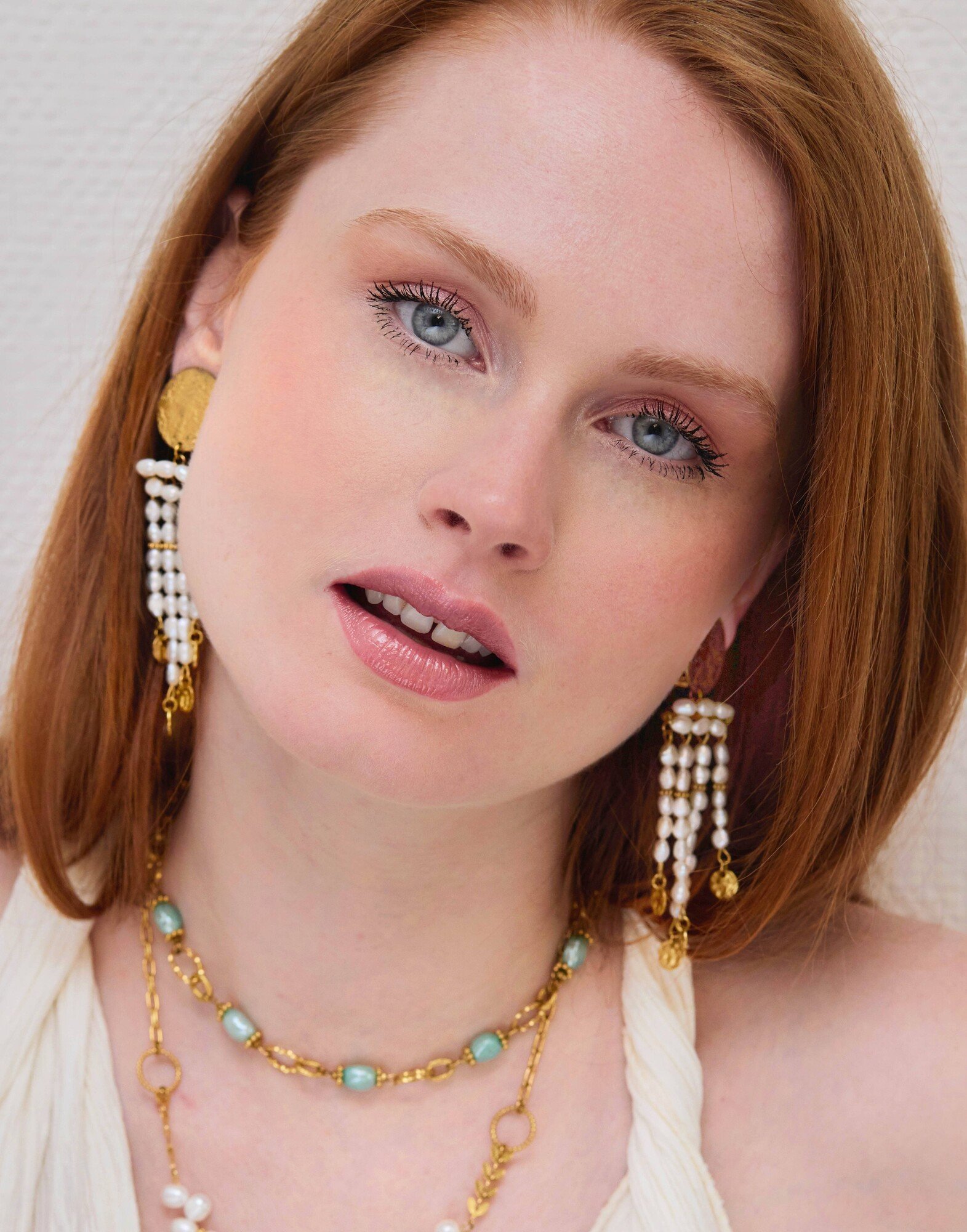 Boucles d’oreilles clips pendantes perles de culture - LOU | Gloria Balensi Paris bijoux