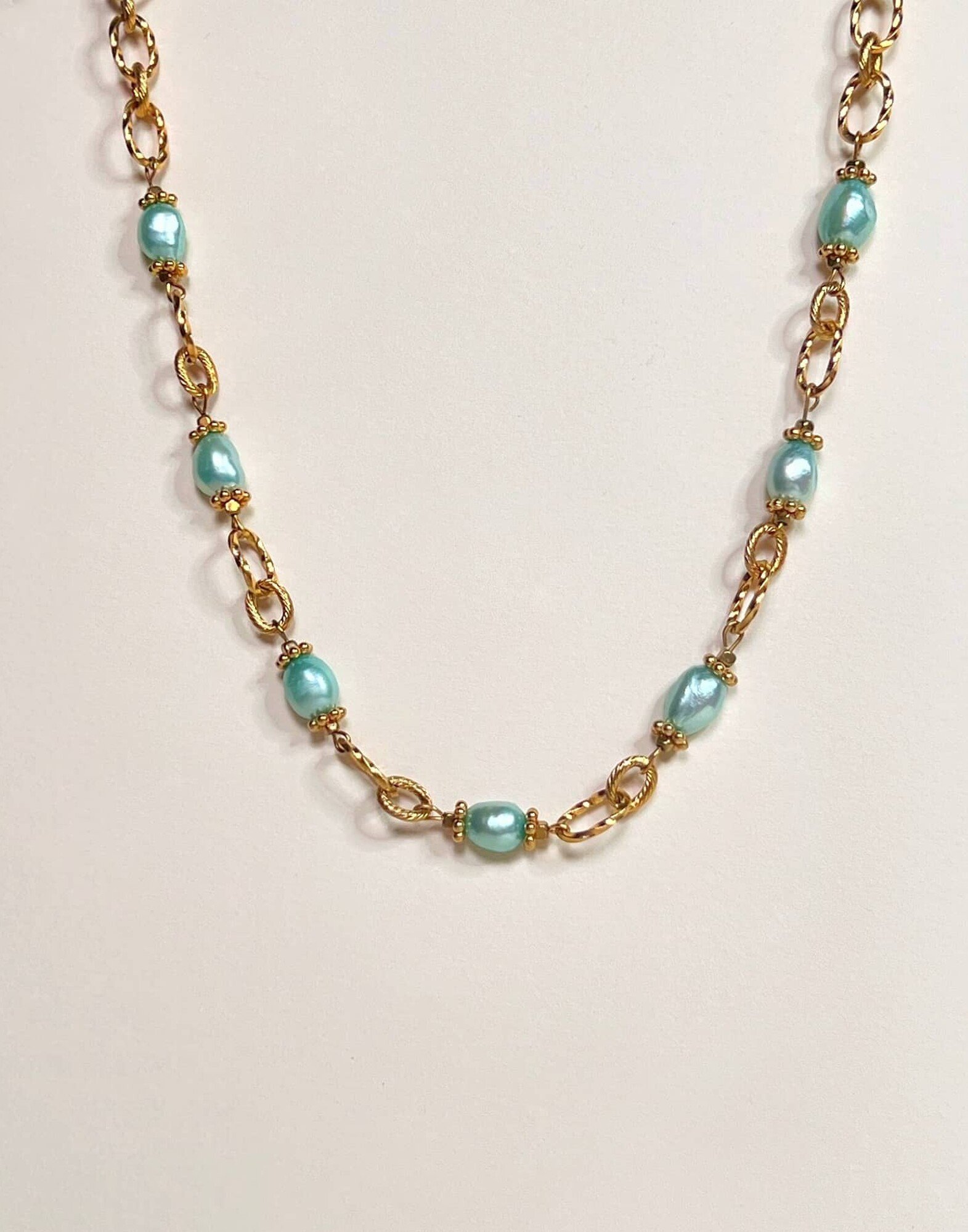 Blue cultured pearl choker necklace, vintage style large link chain - ROMY | Gloria Balensi Paris jewelry