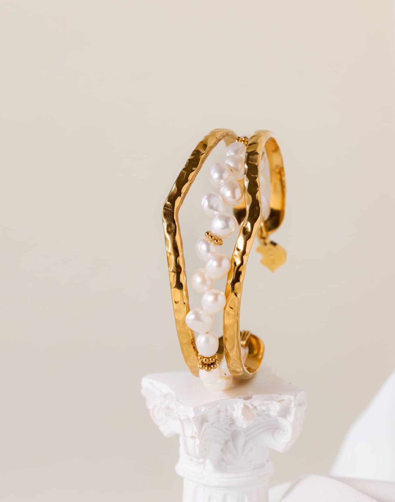 Bracelet Jonc Style Chevron en Perles de Culture - AMALYA| Gloria Balensi Paris