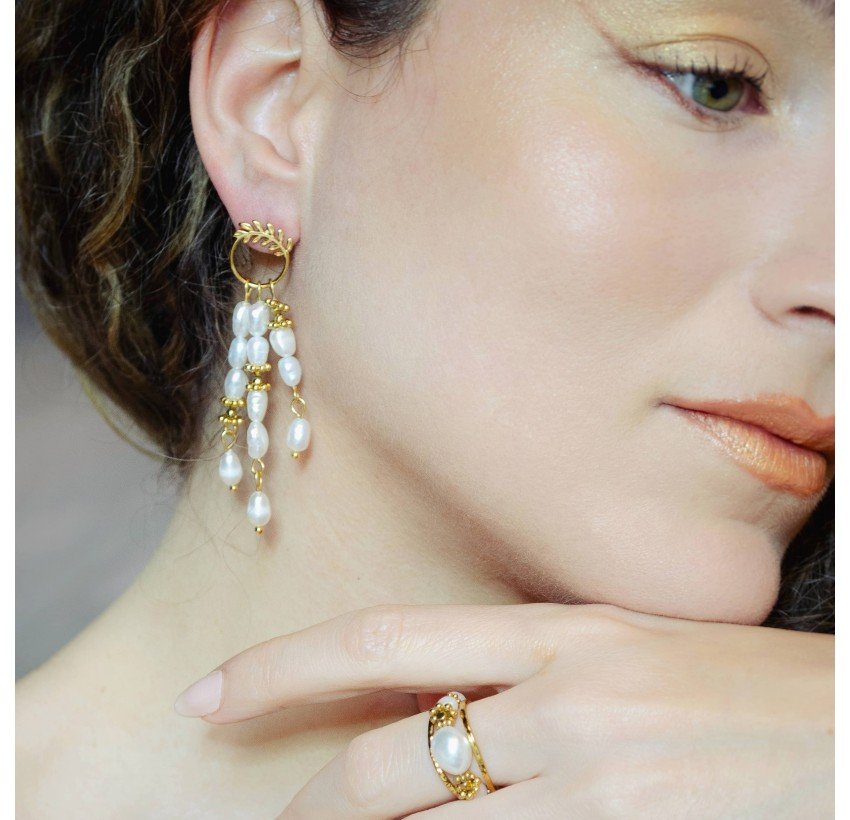 Boucles d'oreilles dorées pendantes antique laurier et Perles - HÉLIA|Gloria Balensi