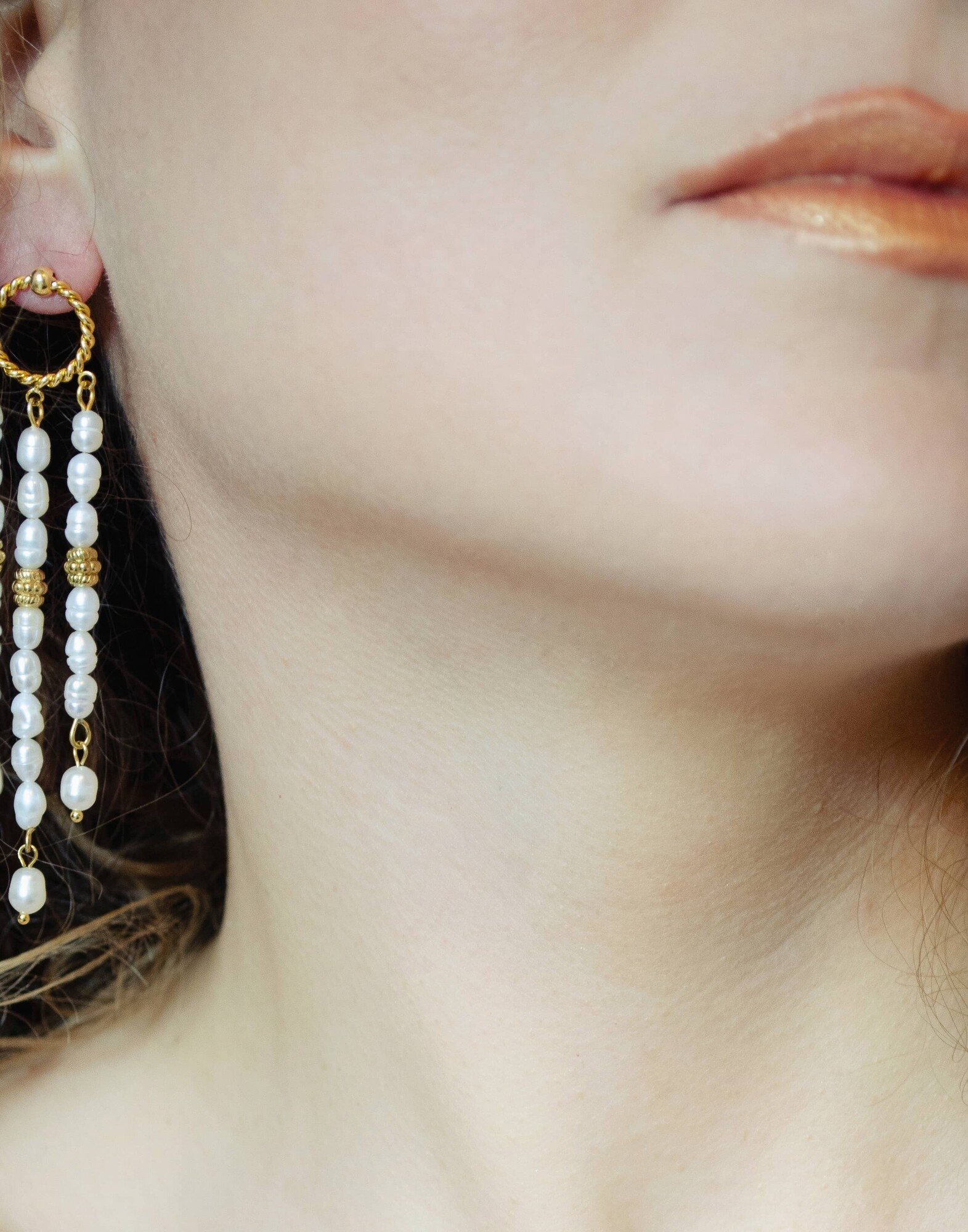 Multi-row pearl and antique gold earrings - MÉIRA|Gloria Balensi