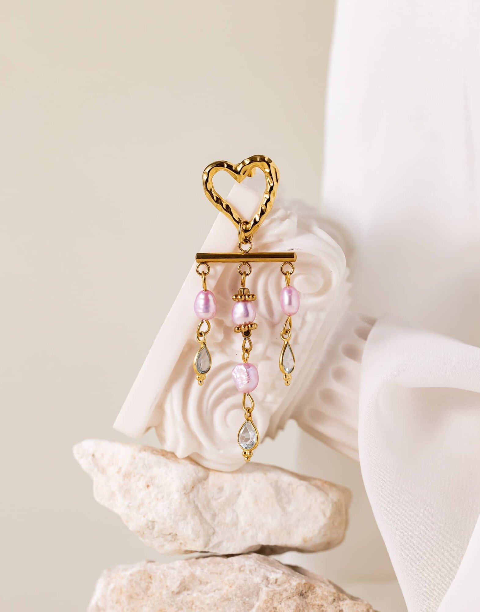 Boucles d’oreilles pendantes coeur perles de culture lila et Aigue-marine - ROMA| Gloria Balensi Paris