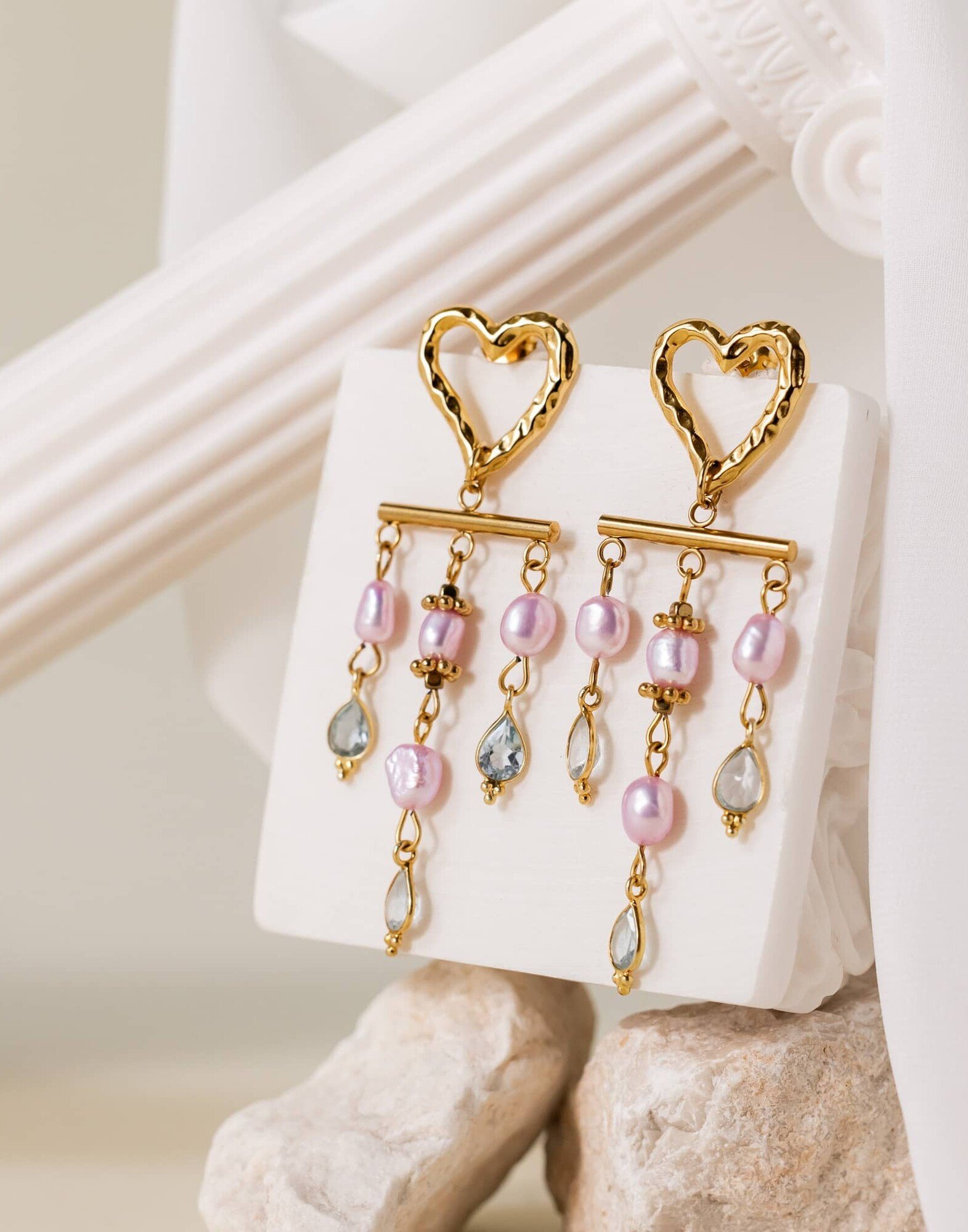 Boucles d’oreilles pendantes coeur perles de culture lila et Aigue-marine - ROMA| Gloria Balensi Paris