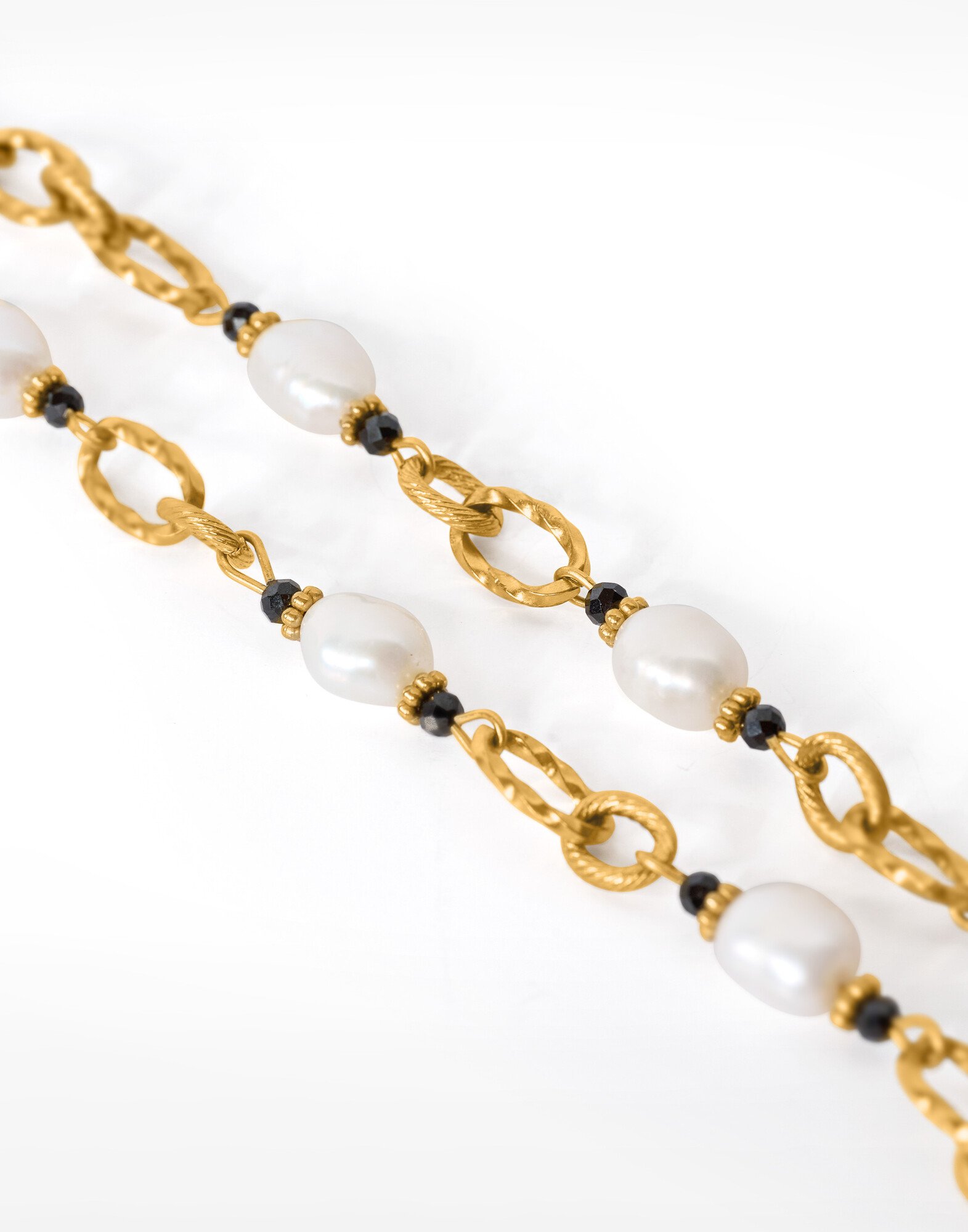 Gilded Stainless Steel Chain Necklace with Baroque Black onyx Pearls - ATHEA| Gloria Balensi