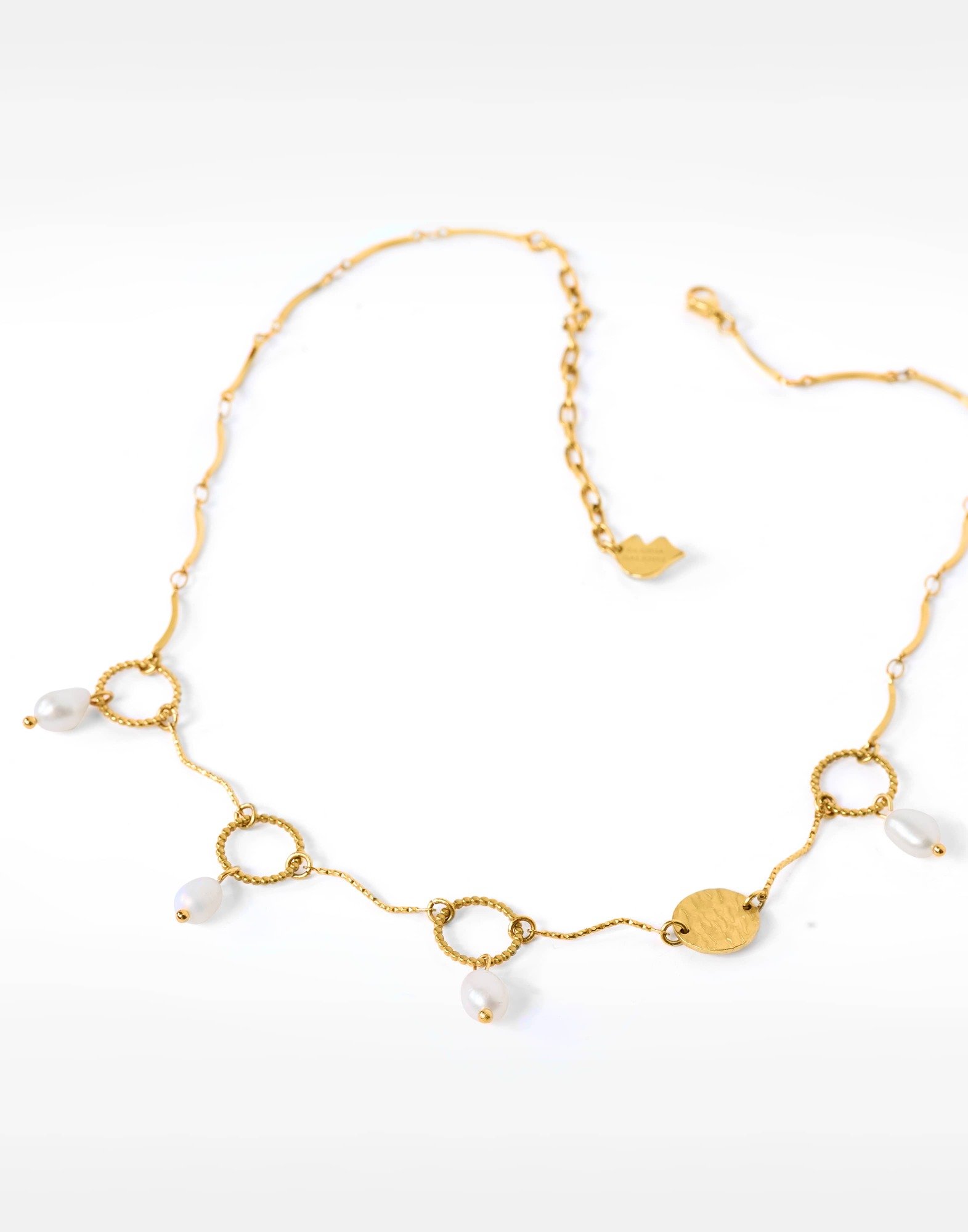 Collier à franges acier inoxydable doré pampille anneau torsadé perles baroques  - THALIA | Gloria Balensi