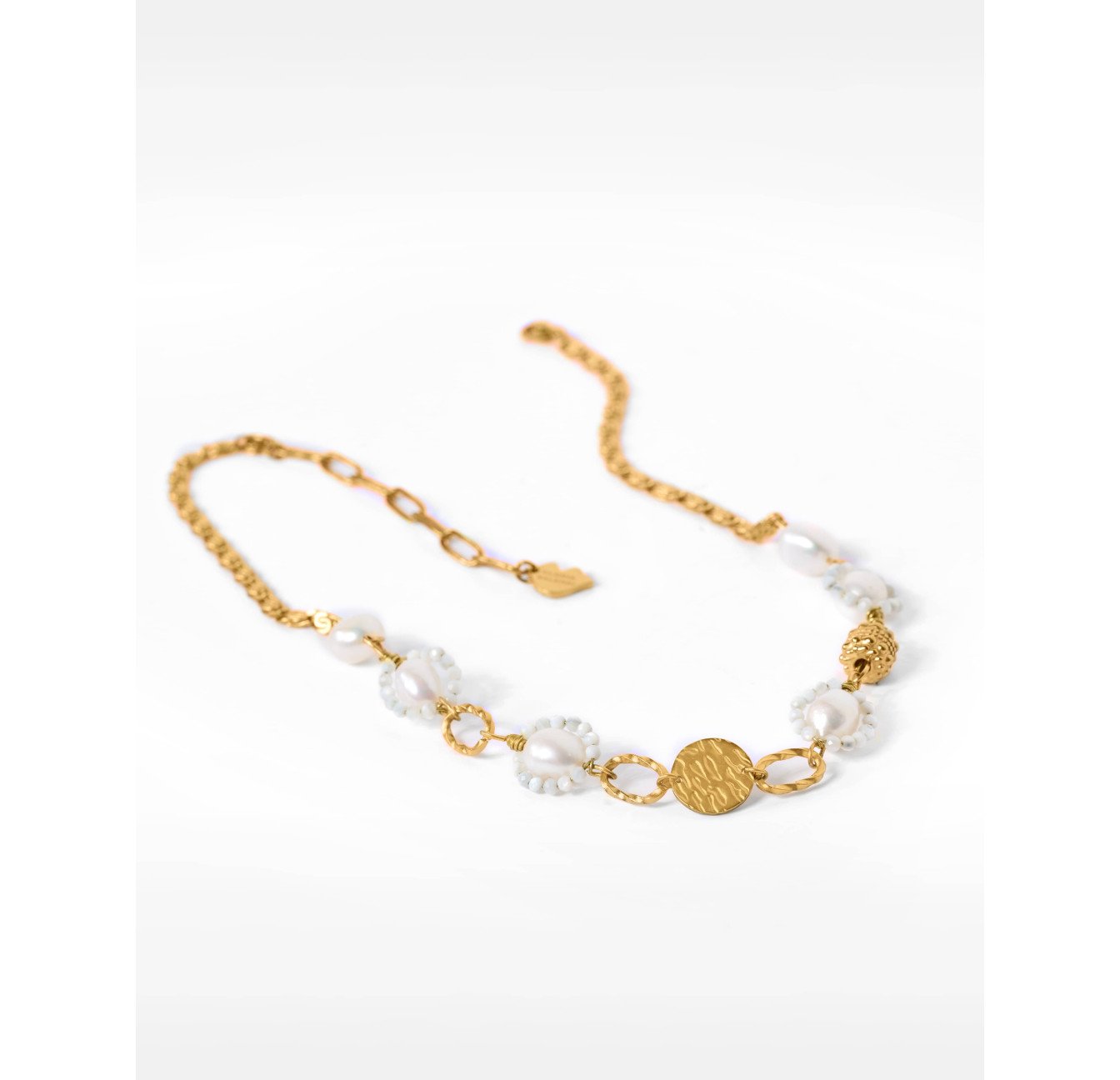 Collier à perles baroques et perles de nacre acier inoxydable doré maille escargot - GALATEA | Gloria Balensi Paris bijoux