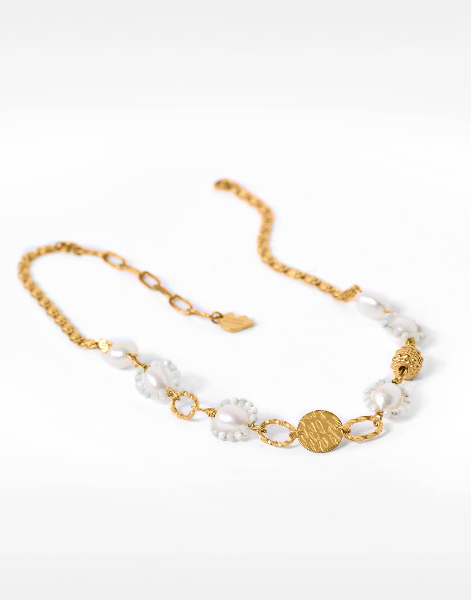 Collier à perles baroques et perles de nacre acier inoxydable doré maille escargot - GALATEA | Gloria Balensi Paris bijoux