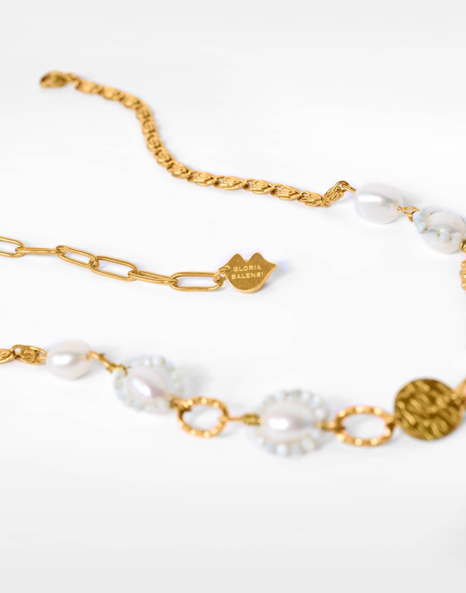 Collier à perles baroques et perles de nacre acier inoxydable doré maille escargot - GALATEA | Gloria Balensi Paris bijoux