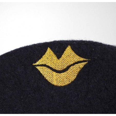 Black wool beret with gold mouth embroidery, zoom view 2| Gloria Balensi