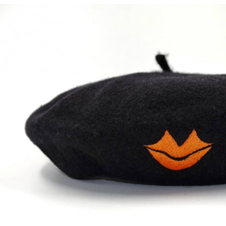Black wool beret with orange mouth embroidery, zoom view 2 | Gloria Balensi